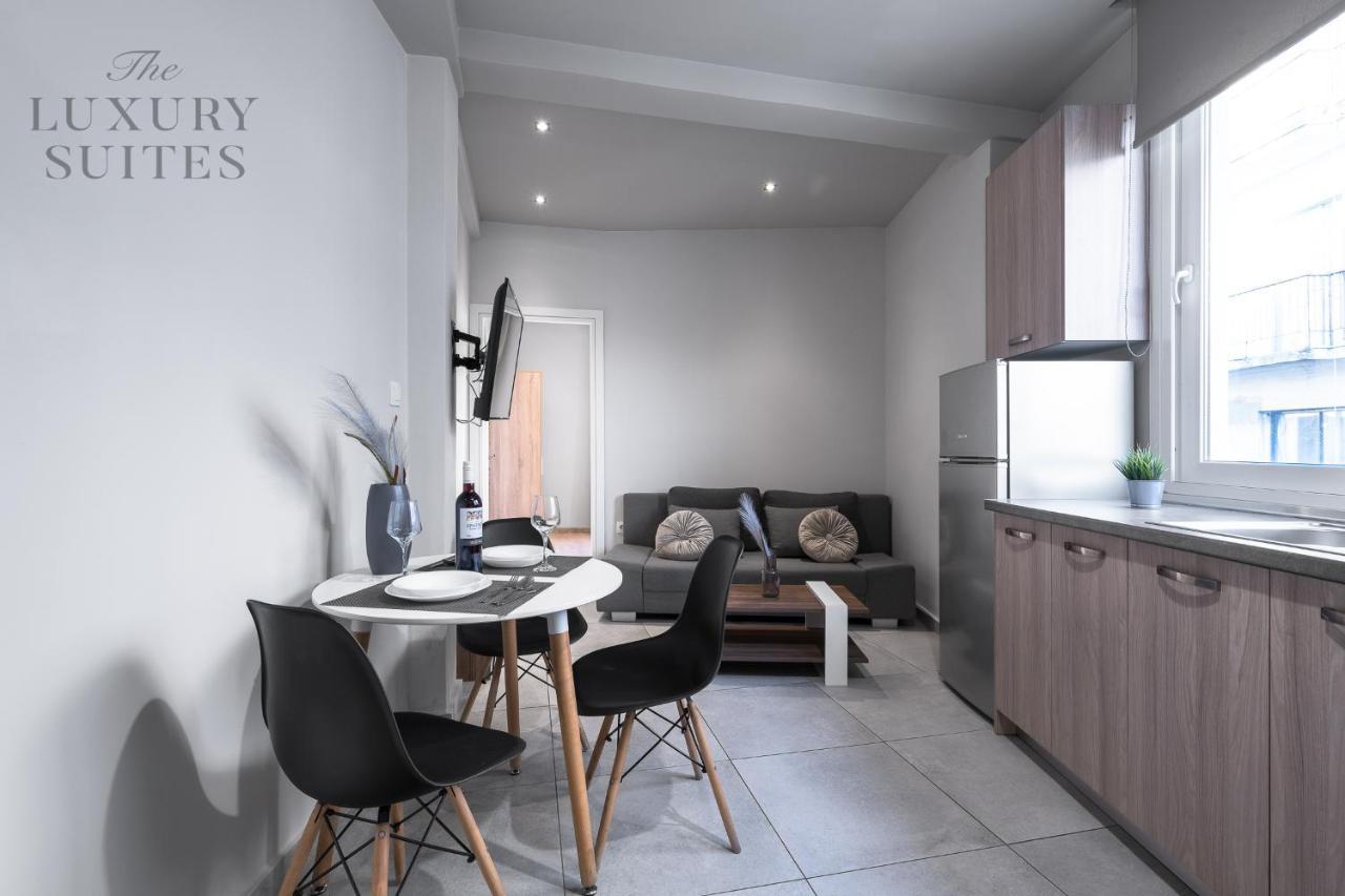 Upper Floor, The Luxury Suites テッサロニキ エクステリア 写真
