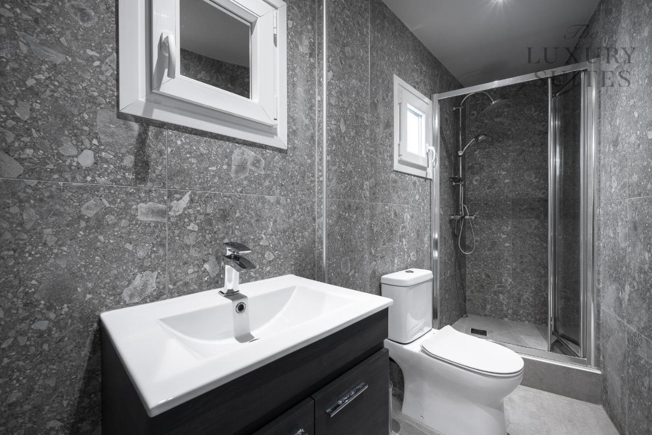 Upper Floor, The Luxury Suites テッサロニキ エクステリア 写真