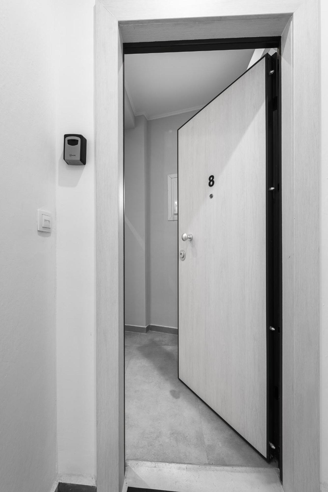 Upper Floor, The Luxury Suites テッサロニキ エクステリア 写真